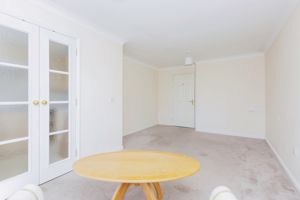 LIVING ROOM- click for photo gallery